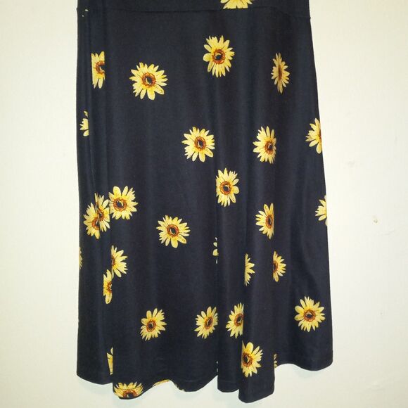 Luck Co Daisy Spaghetti Strap Sundress-Size XL-Adjustable Strap-Knee Length - Picture 4 of 10